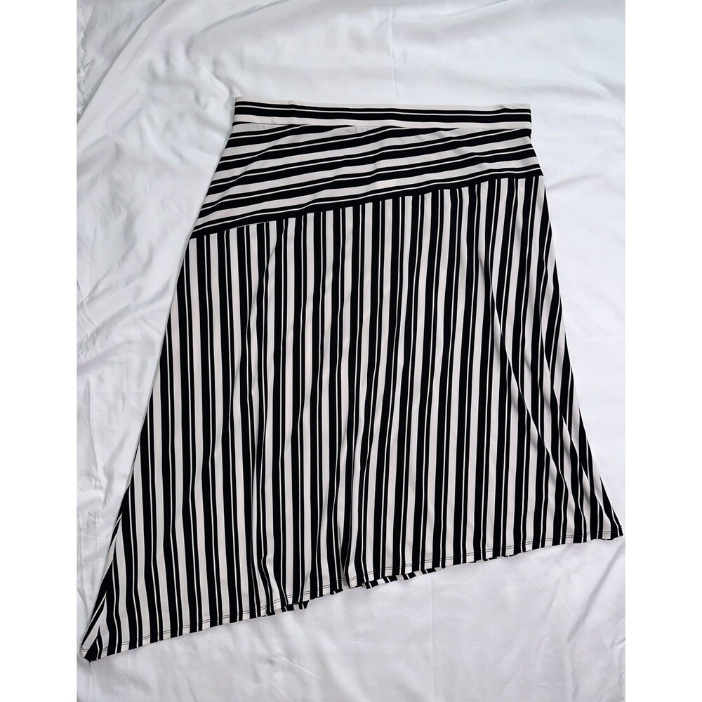 Roz & Ali Women’s 1X Black White Striped Skirt Asymmetrical Hem Stretch Pull On